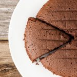 Bolo de chocolate com erva doce sem glúten e sem leite